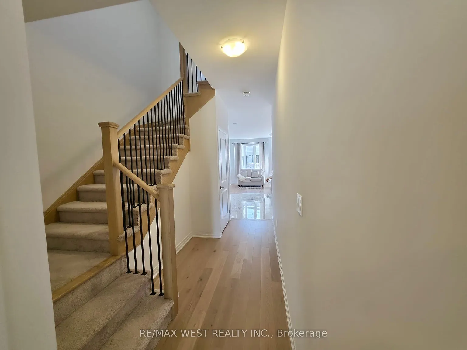 3 bed, $2,700 — Photo 2