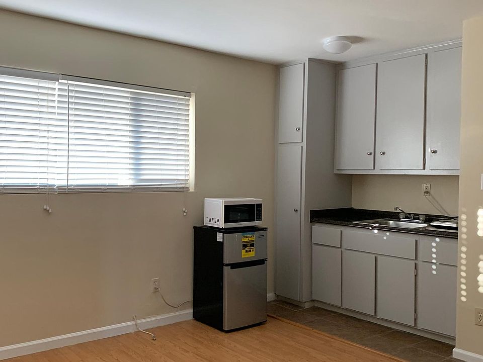 1st image of 3653 Veteran Ave