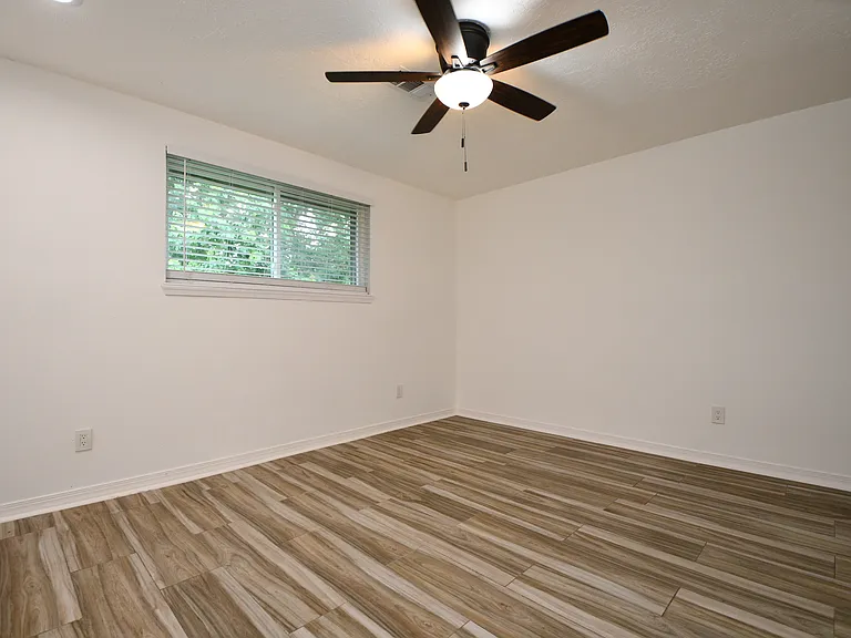 5951 Beaudry Dr — Photo 35