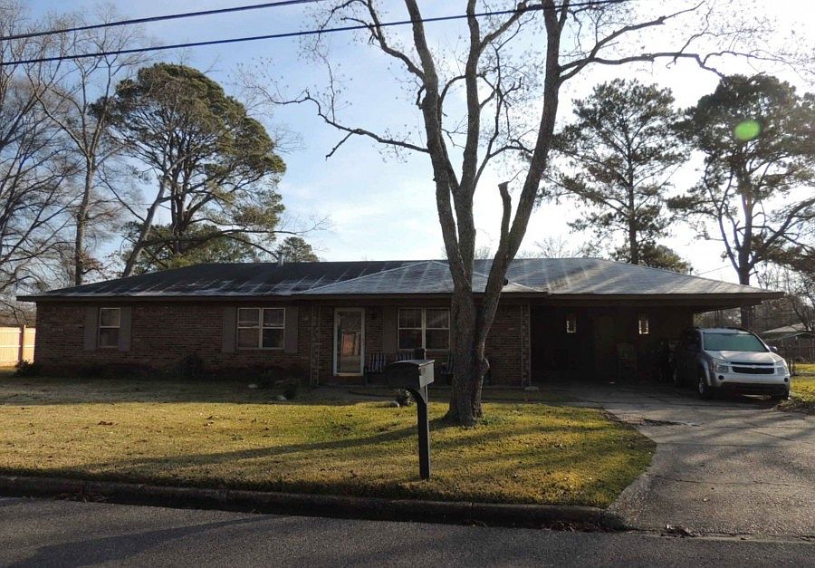 1st image of 3721 68th Ave