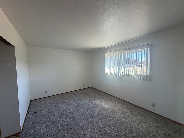 863 Commercial Ave #8 — Photo 9