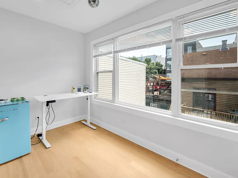 1335 W Melrose St #2F — Photo 8