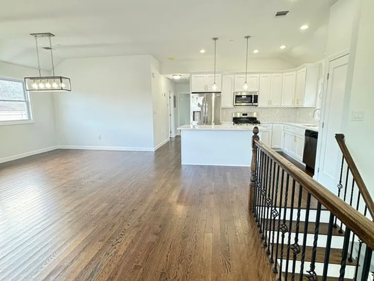 457 Home Ave #2 — Photo 8