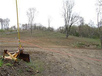 2nd image of 44501 Bear Hollow Rd