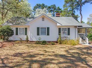 803 N Chestnut St, Aberdeen, NC 28315