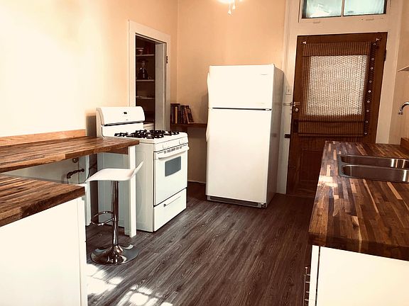 5th image of 4723 Carondelet St #A