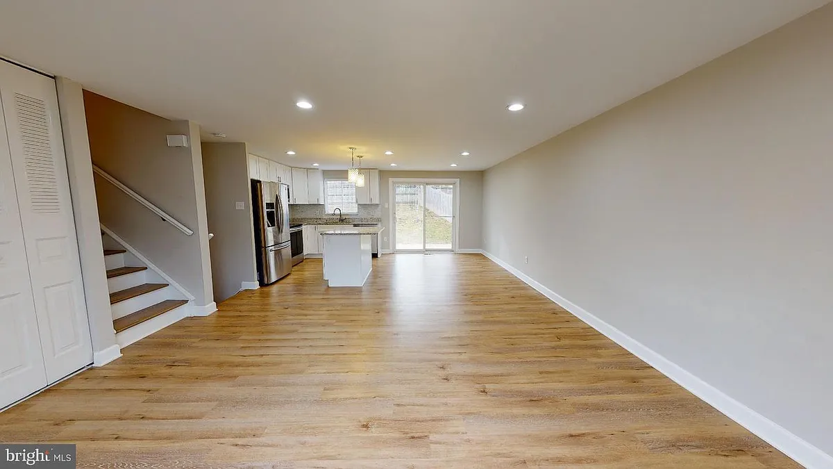 Building Photo - 8465 Yellow Leaf Ct