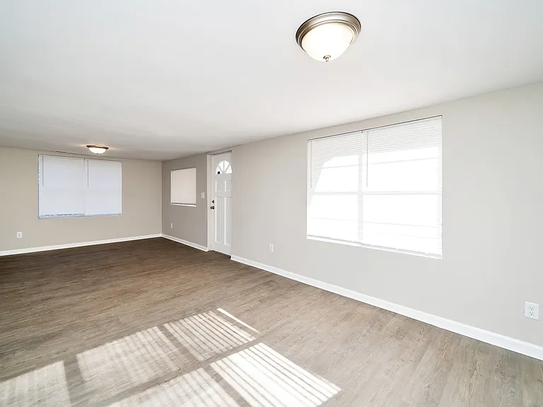 6016 New Castle Rd — Photo 7