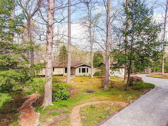 3rd image of 3221 Marlboro Ct