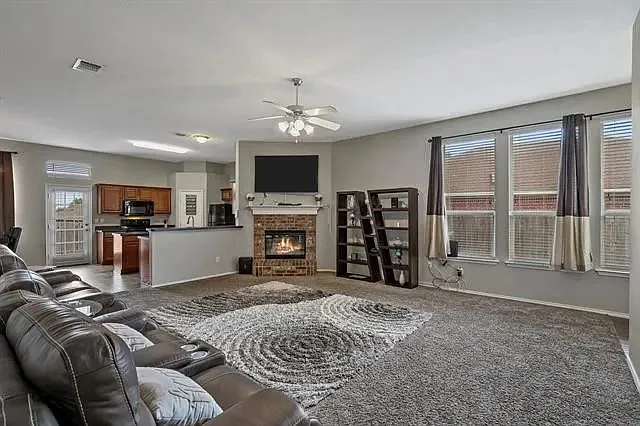 6911 Misty Meadow Ln — Photo 2
