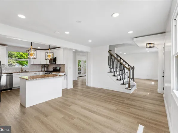 309 E Franklin Ave, Edgewater Park, NJ 08010