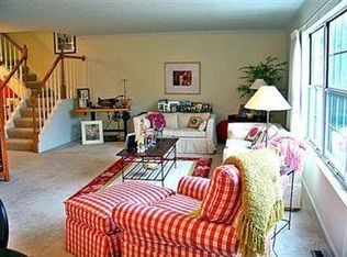 140 Commons Ct #18, Chagrin Falls, OH 44022