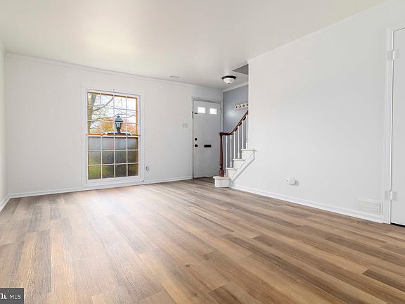 3rd image of 124 Macklenburg Dr
