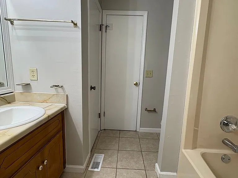 224 Edith Way — Photo 25