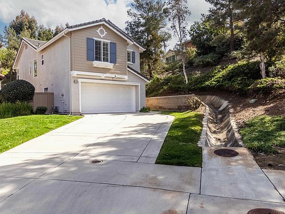 2nd image of 1596 Laurel Cir