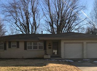 318 E Crestview St, Springfield, MO 65807