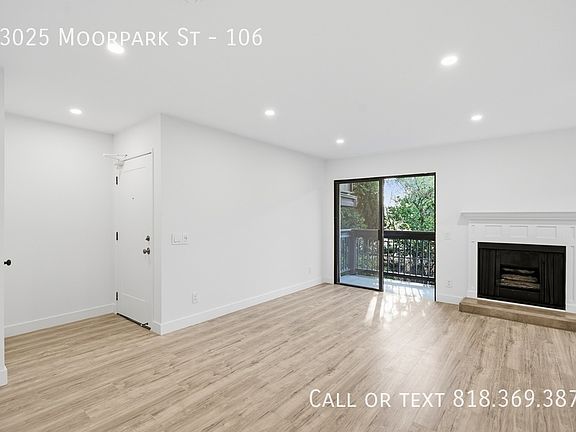 4th image of 13025 Moorpark St #106