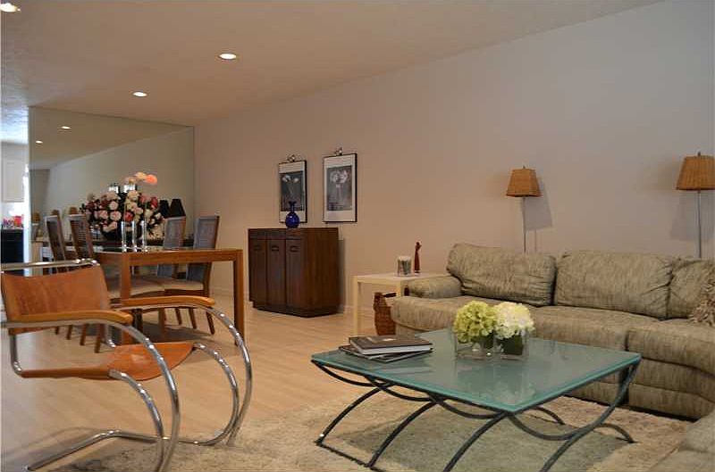 1st image of 332 Clavale Dr
