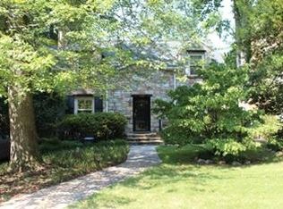6129 Brook Dr, Falls Church, VA 22044