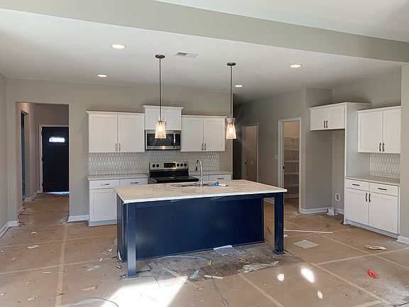 4th image of 200 Arrowwood Dr