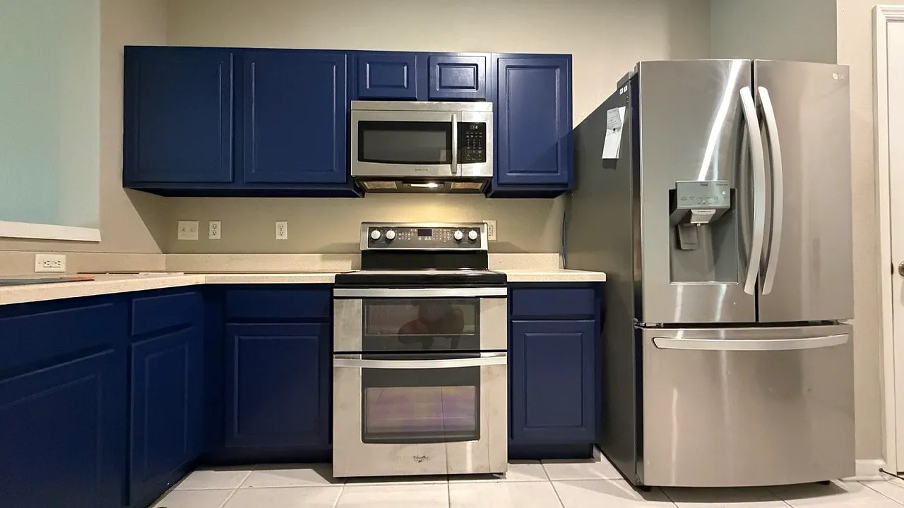 3 bed, 2.5 bath, 1687 sqft, $2,350 — Photo 3