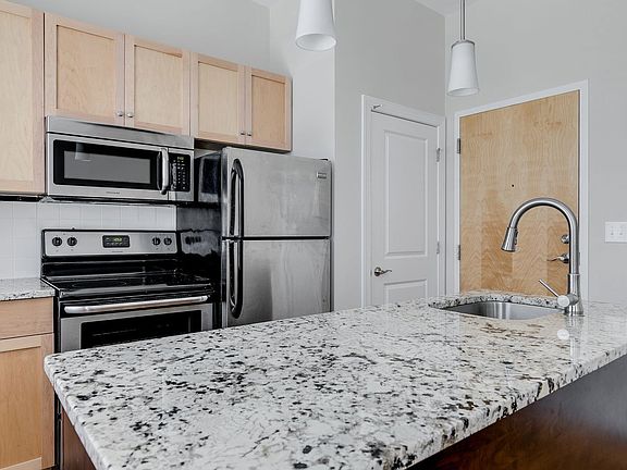 3rd image of 1710 E Franklin St APT 9