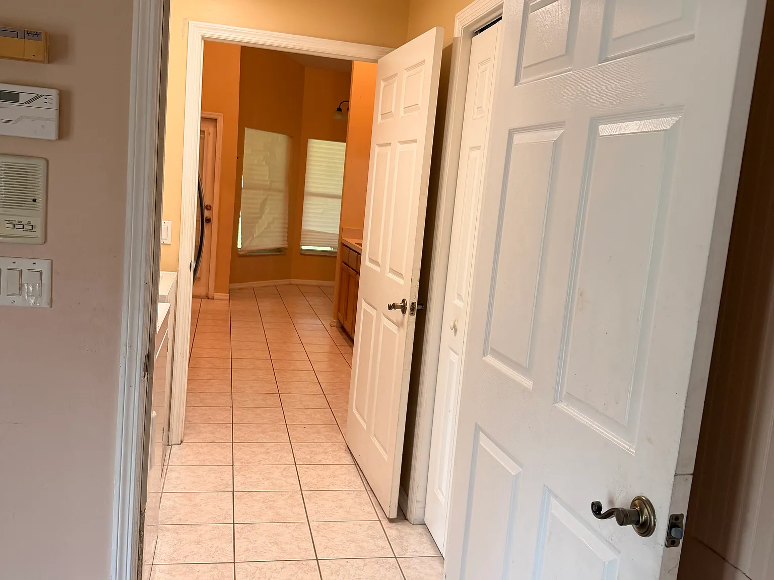 3 bed, 1449 sqft, $2,000 — Photo 2