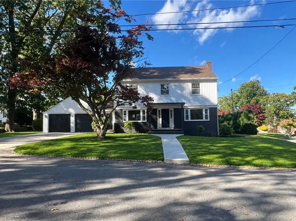 87 Glenmere Dr, Cranston, RI 02920