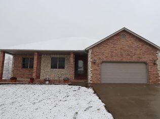 481 Prairie Ridge Dr, Lebanon, MO 65536