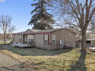 501 NW 3rd St, Dufur, OR 97021