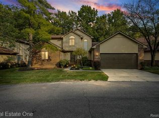 6291 Pheasant Run, West Bloomfield, MI 48322