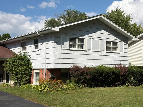 570 Jamison Ln, Hoffman Estates, IL 60169