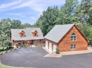 275 Lake Ridge Dr, Gretna, VA 24557