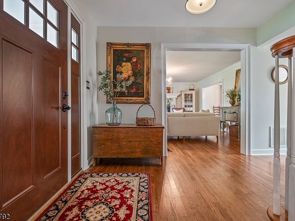 5th image of 423 Windmill Way