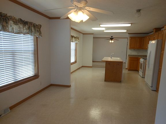 5th image of 866 Arbor Dr