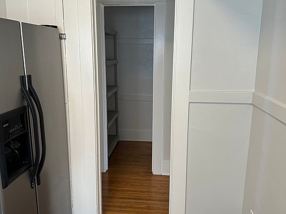 3rd image of 536 Cherry Ave
