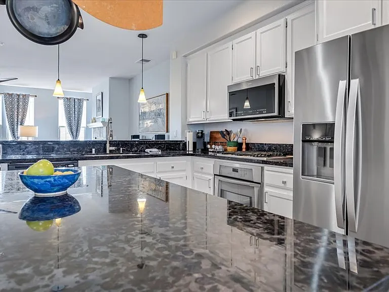 125 Johnson St — Photo 12