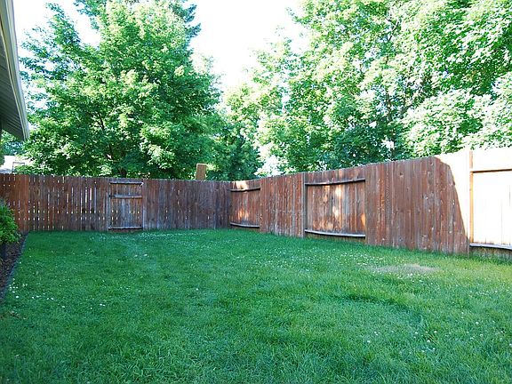 4th image of 210 6th Ave E