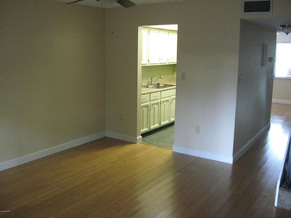 3rd image of 3930 Mount Vernon Ave