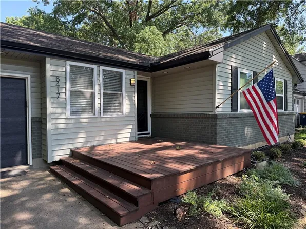 8417 Jarboe St, Kansas City, MO 64114