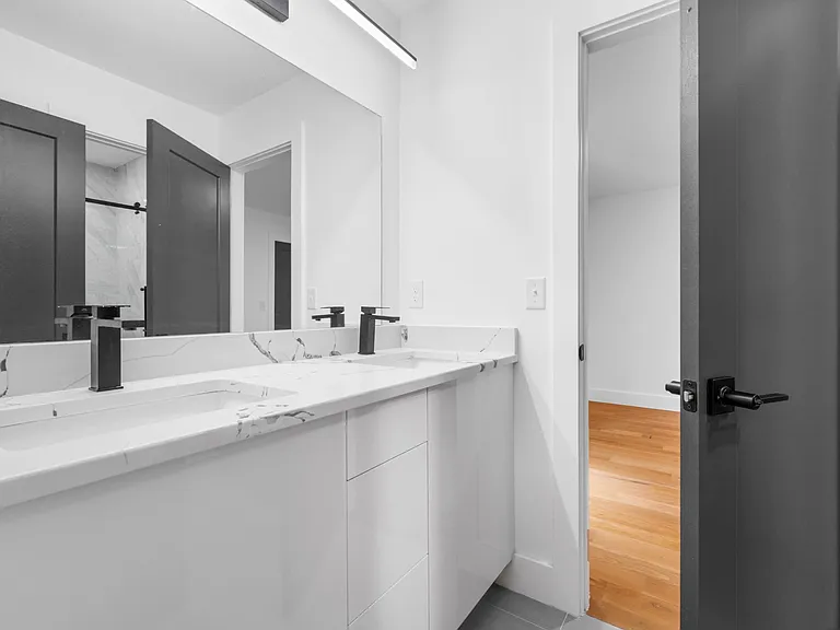 1005 Glenview Dr — Photo 15