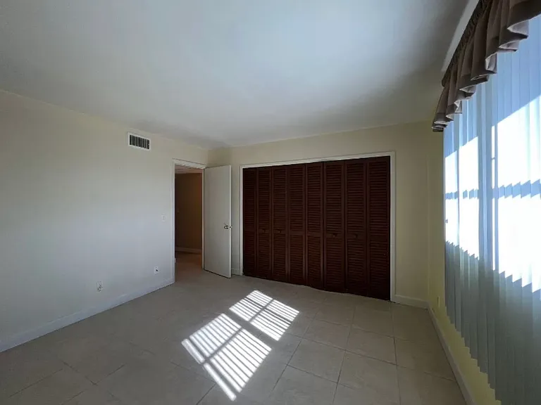 121 Caribbean St #8B — Photo 10
