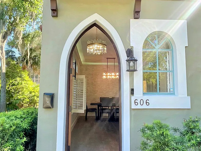 606 E Livingston St — Photo 4