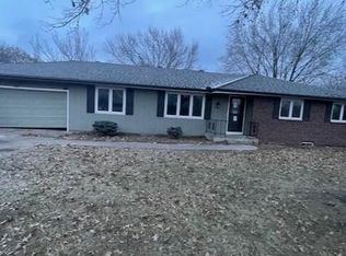 3118 SE Arbor Dr, Topeka, KS 66605