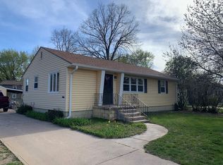 529 Memorial Dr, Grand Island, NE 68801