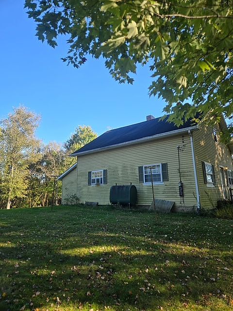 2nd image of 202 Pleasant Valley Rd