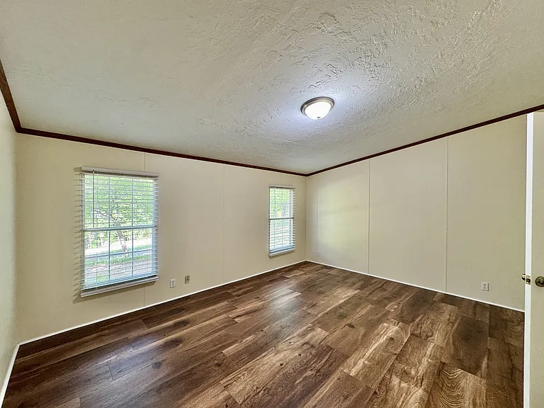 229 Bateman Ln — Photo 9