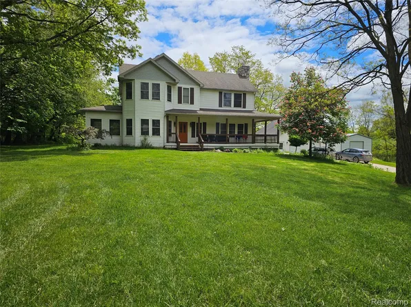 3219 Dutcher Rd, Howell, MI 48843