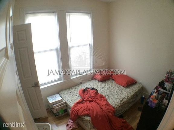 106 Hyde Park bed 2