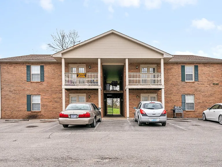 Tower Drive-3243/3244 — Photo 1